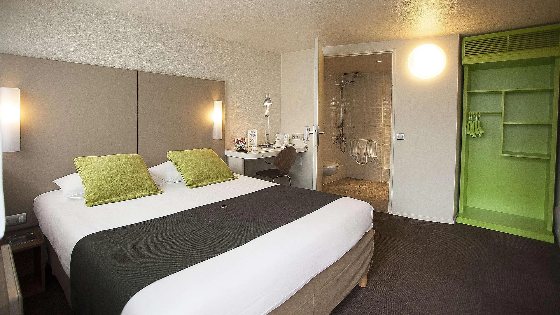 Campanile Fougeres Hotel 3*,