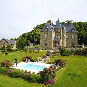 Chateau De Montbrault Holiday home