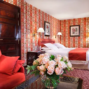 ***** Hotel La Demeure Montaigne France
