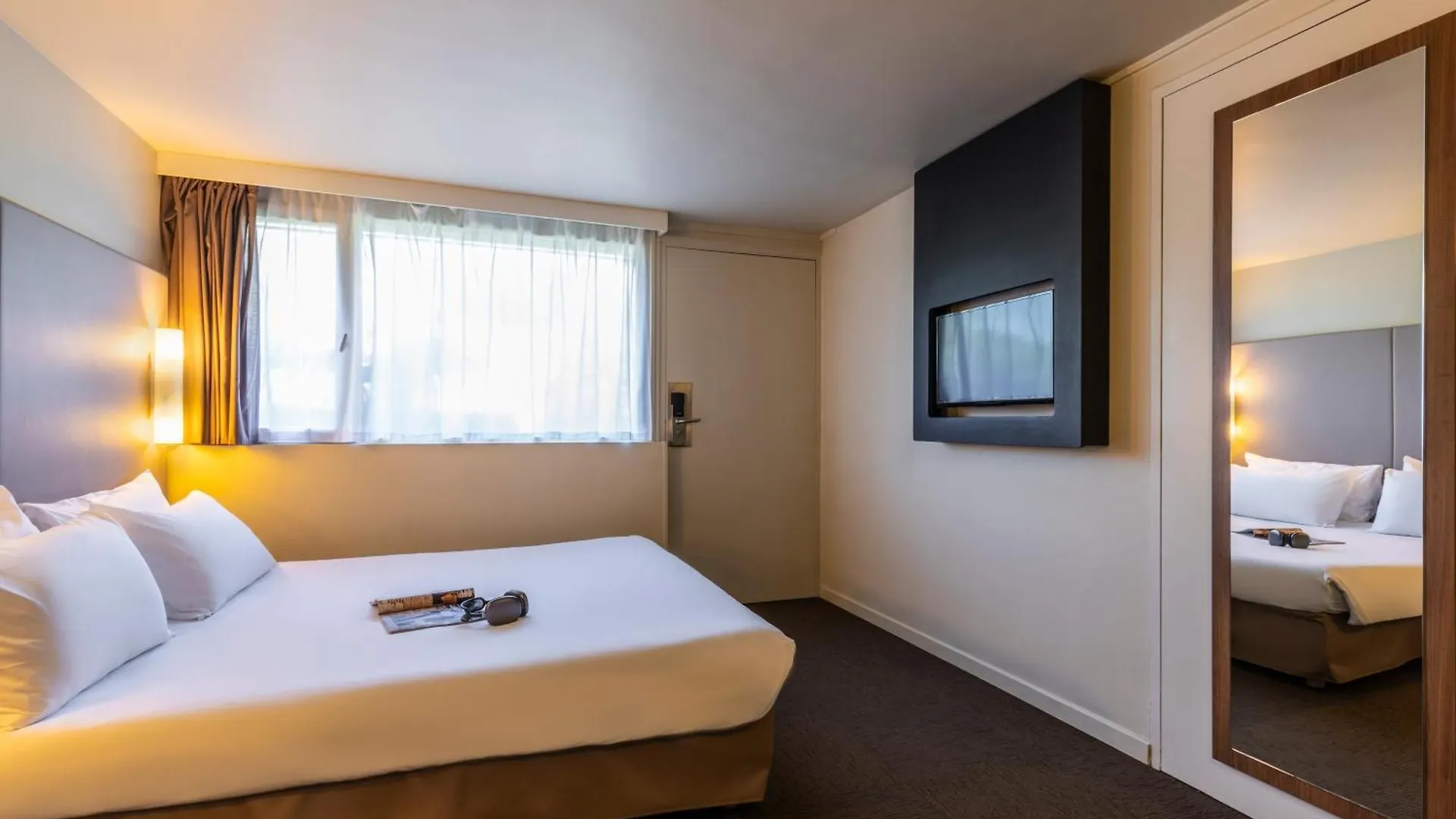 Campanile Fougeres Hotel