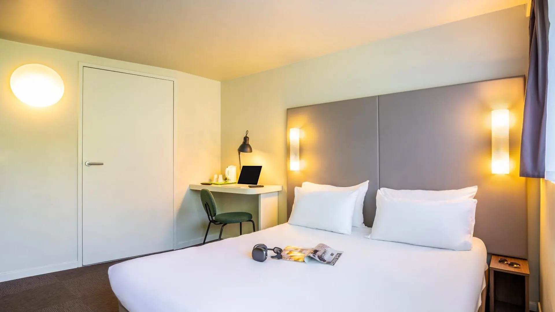 Campanile Fougeres Hotel