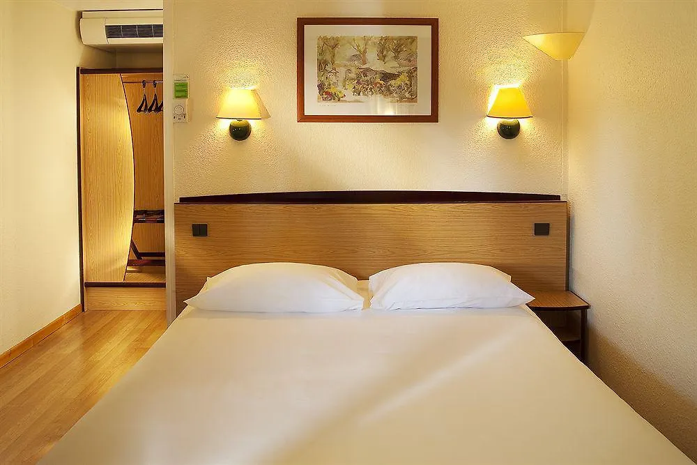 Campanile Fougeres Hotel 3*,